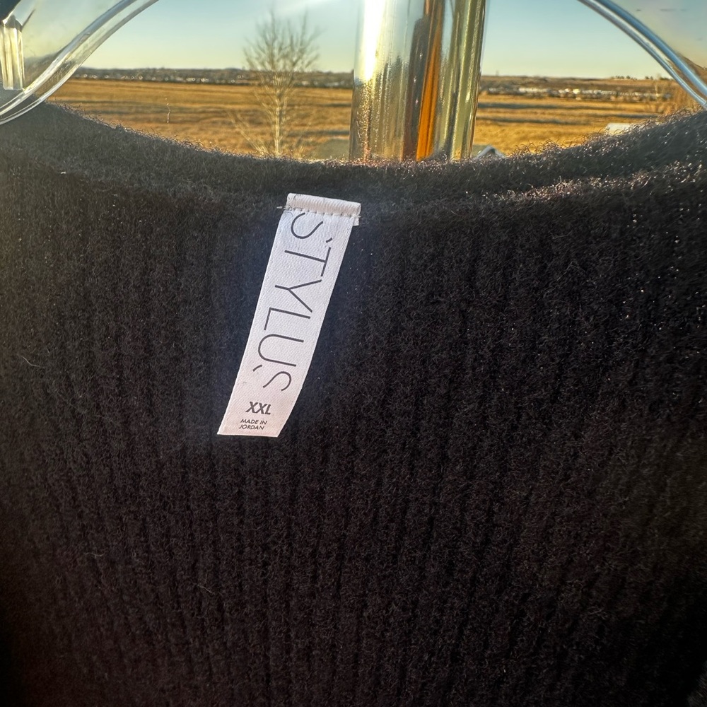 STYLUS Black Ribbed Sweater - Picture 3 of 10